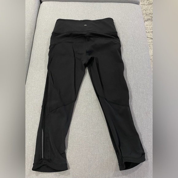 Lululemon High-Rise Capri Leggings Black Size 6 Mesh Trim Cropped Activewear - Picture 7 of 8